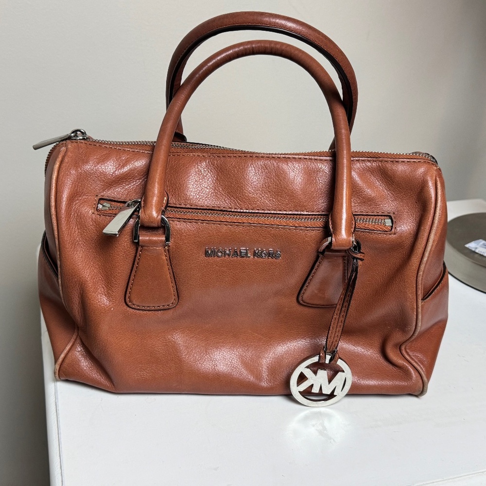 Michael Kors Classic Satchel Leather Bag "Sophie"